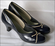 1950s Navy Pumps