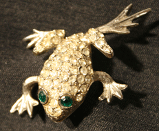 Vintage Froggy Brooch