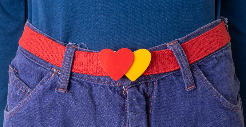 1970s belt with hearts: Ballyhoovintage.com
