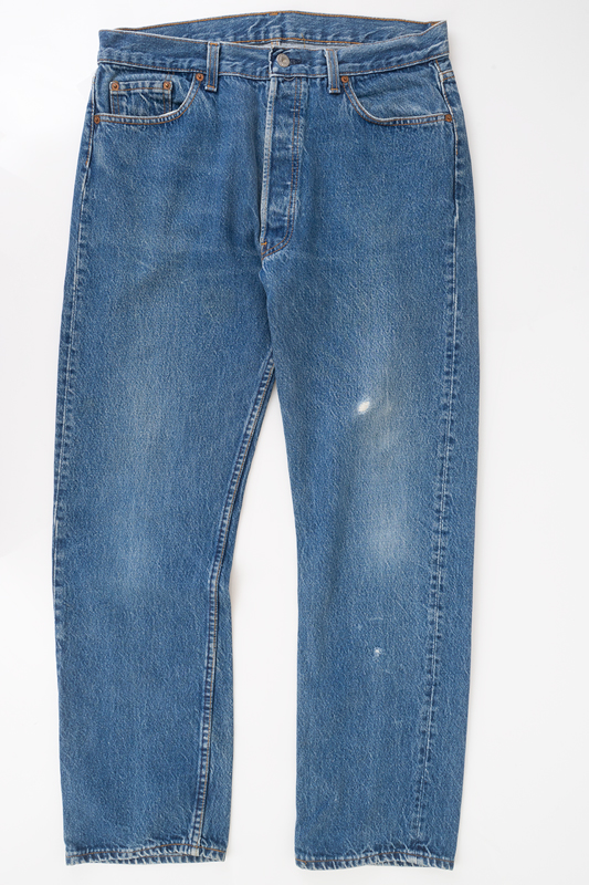 1990s Levi's 501 Jeans: Ballyhoovintage.com