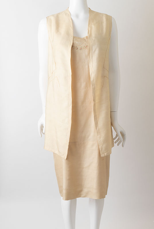 Deco 1920s Long Pongee Flapper Vest: Ballyhoovintage.com