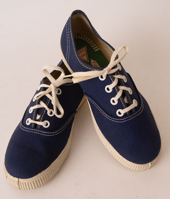 Girl's 1960s Canvas Sneakers Unworn: Ballyhoovintage.com